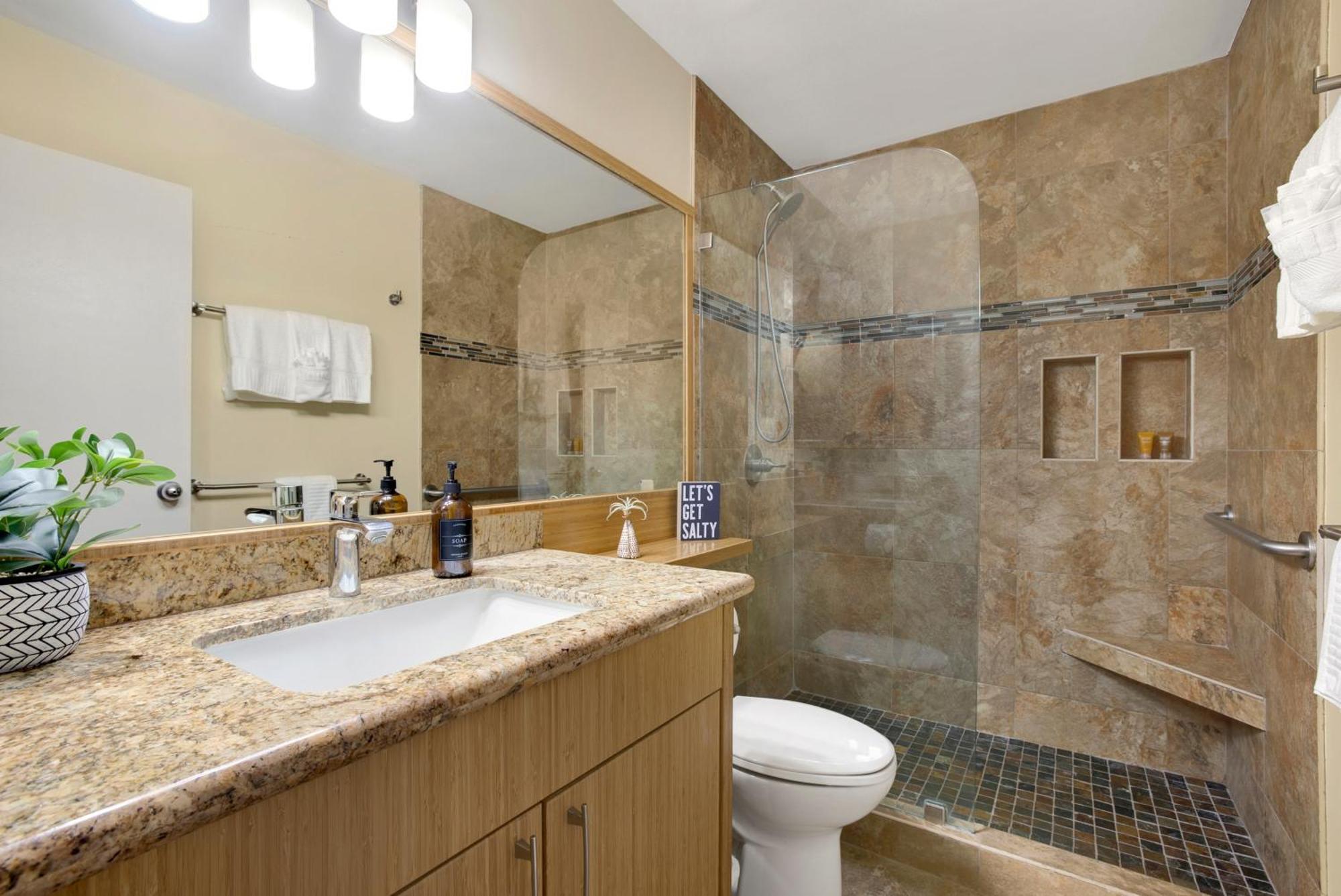 Beautiful 2Br 2Ba With Panoramic Ocean Views, Wifi, Free Parking! Кихеи Екстериор снимка